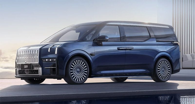 Zeekr 009 Volvo EM90 รถ MPV ไฟฟ้าหรูที่ราคาแพงกว่าคู่แฝดเกือบครึ่ง