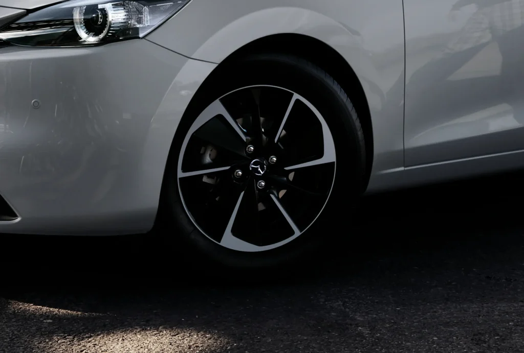 Mazda 2 2025 ราคา สเปคทุกรุ่นย่อย และเทคโนโลยีฟีเจอร์ | ยางรถยนต์ ราคาอัปเดต 2026 ครบทุกยี่ห้อ รวมยาง Ev | Autotirechecking Mazda 2 2025 ราคา สเปคทุกรุ่นย่อย และเทคโนโลยีฟีเจอร์