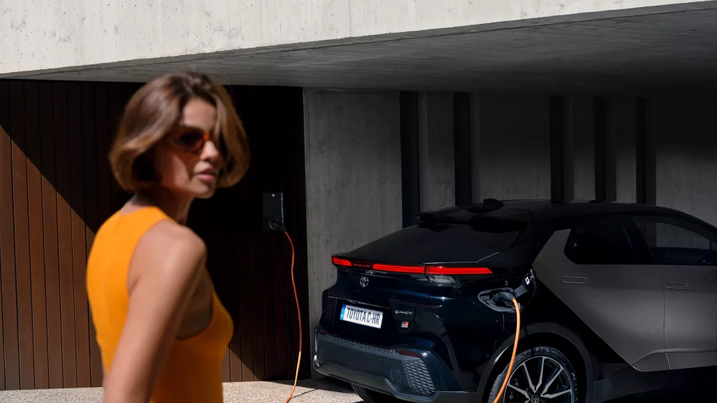 Toyota CHR 2025 สปอร์ตครอสโอเวอร์แห่งอนาคตที่พัฒนาไปอีกขั้น Toyota CHR 2025 สปอร์ตครอสโอเวอร์แห่งอนาคตที่พัฒนาไปอีกขั้น