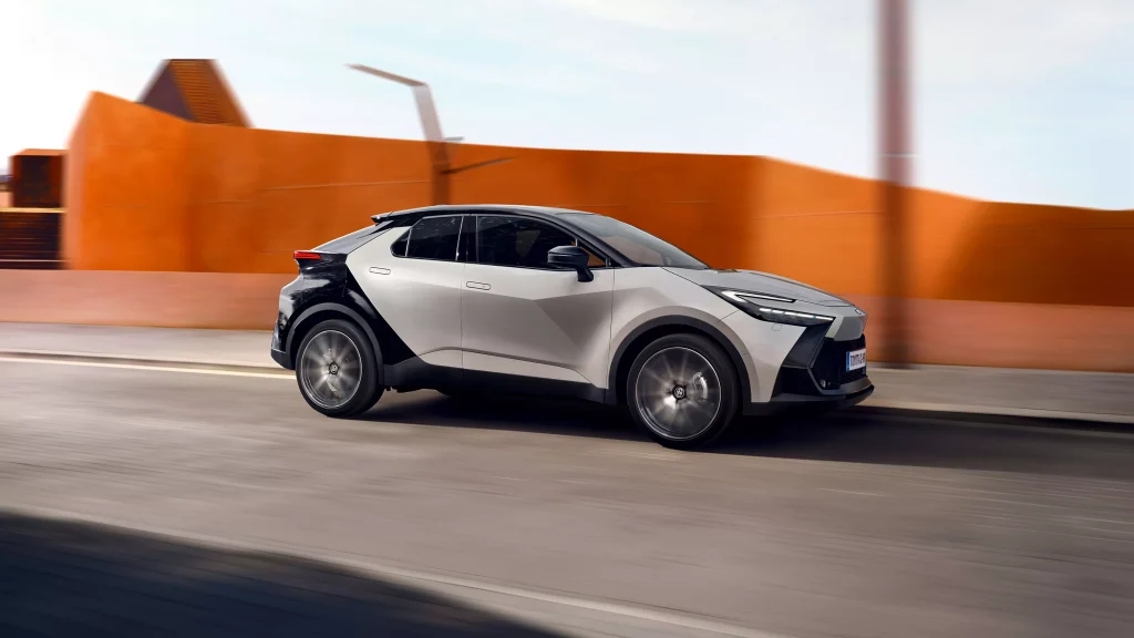 Toyota CHR 2025 สปอร์ตครอสโอเวอร์แห่งอนาคตที่พัฒนาไปอีกขั้น Toyota CHR 2025 สปอร์ตครอสโอเวอร์แห่งอนาคตที่พัฒนาไปอีกขั้น
