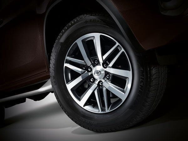 ราคา ฟอร์จูนเนอร์ 2019 โฉมใหม่ Toyota Fortuner ราคา ตารางผ่อนและโปรโมชั่น | ยางรถยนต์ ราคาอัปเดต 2026 ครบทุกยี่ห้อ รวมยาง Ev | Autotirechecking ราคา ฟอร์จูนเนอร์ 2019 โฉมใหม่ Toyota Fortuner ราคา ตารางผ่อนและโปรโมชั่น