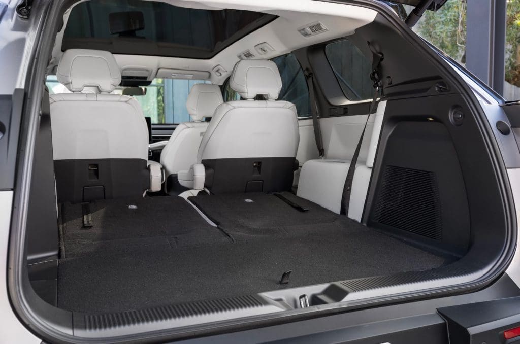 Toyota Highlander EV 2027 ราคา สเปก และระยะทางวิ่ง