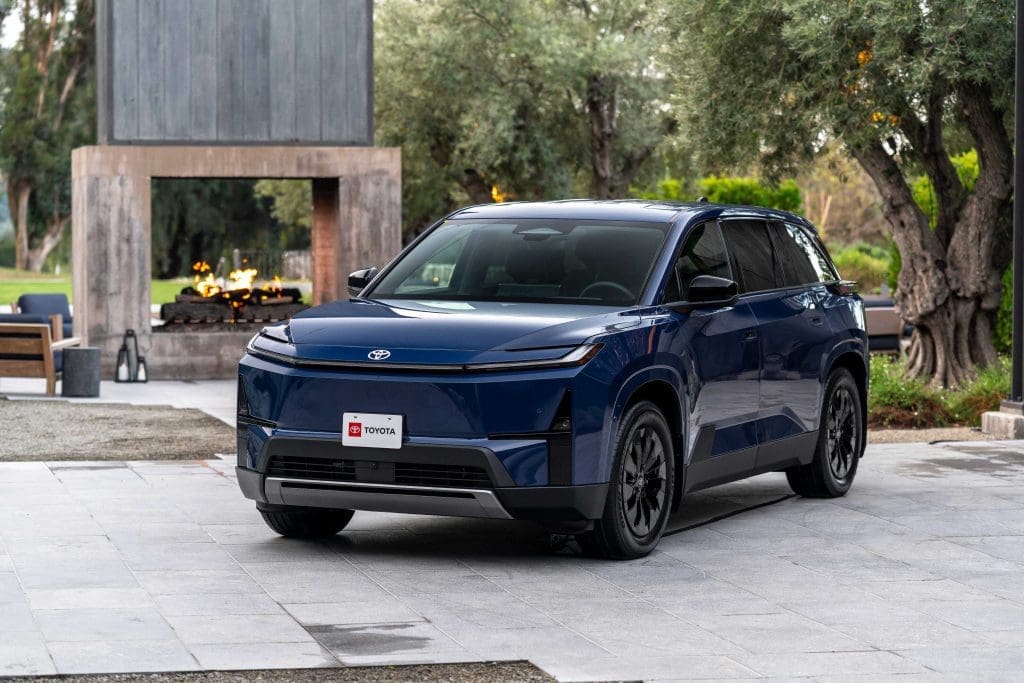 Toyota Highlander EV 2027 ราคา สเปก และระยะทางวิ่ง