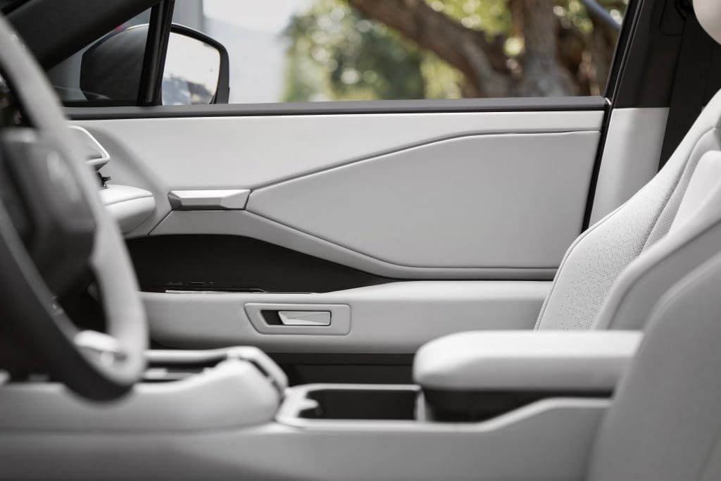 Toyota Highlander EV 2027 ราคา สเปก และระยะทางวิ่ง