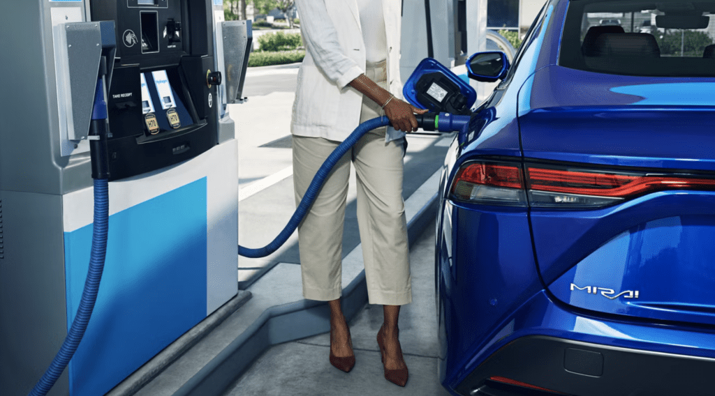 Toyota Mirai – ซีดานพลังไฮโดรเจนแห่งอนาคตจาก Toyota