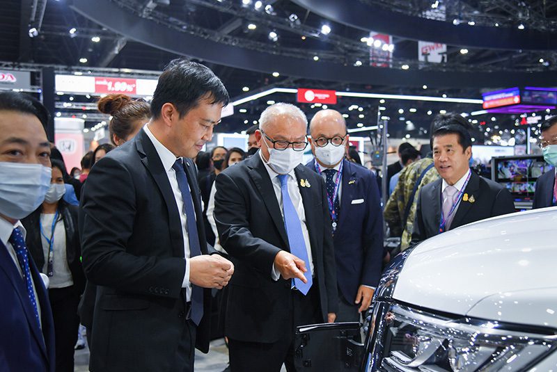 ครม. เคาะ แพ็กเกจ EV ให้เงินอุดหนุนสูงสุด 1.5 แสนบาทต่อคัน ครม. เคาะ แพ็กเกจ EV ให้เงินอุดหนุนสูงสุด 1.5 แสนบาทต่อคัน